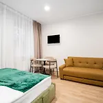 Airport-bus - 13 North - Family 9 Appartement