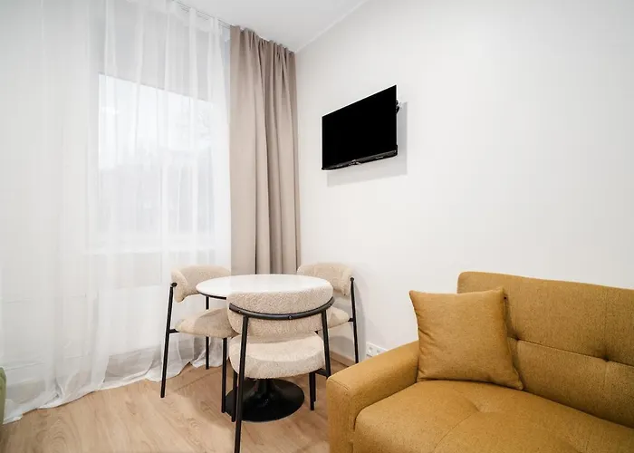 Airport-bus - 13 North - Family 9 * Tallinn